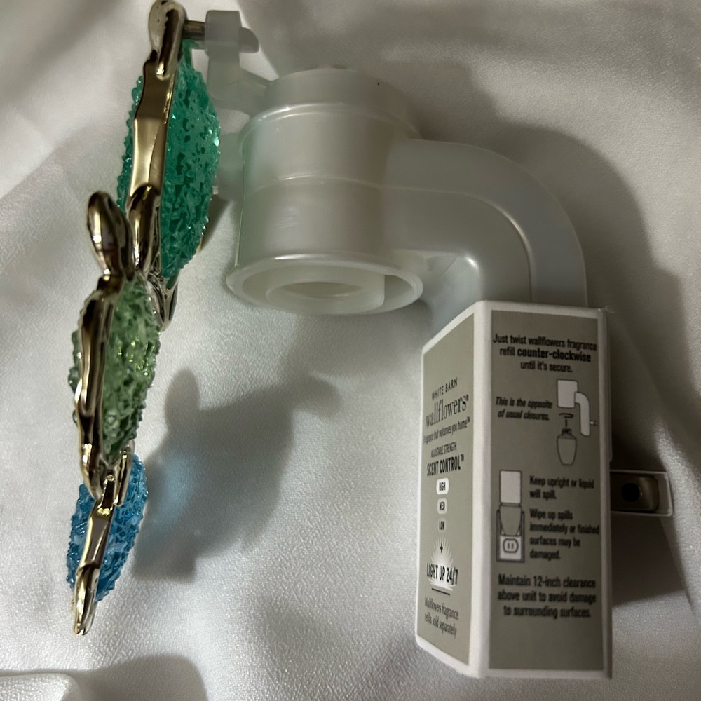 Gold Turtle Wallflower Plug with Blue and Green Accents - Picture 3 of 7